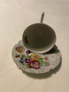 Vintage Teacup & Saucer Bird Feeder